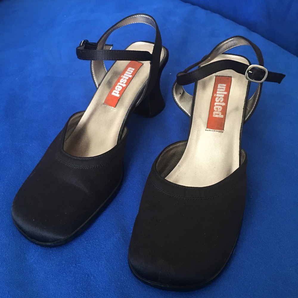Vintage Satin Unlisted Pump